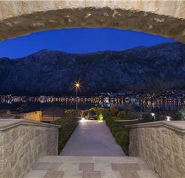 5 bedroom bayside villa with pool near Kotor, sleeps 12